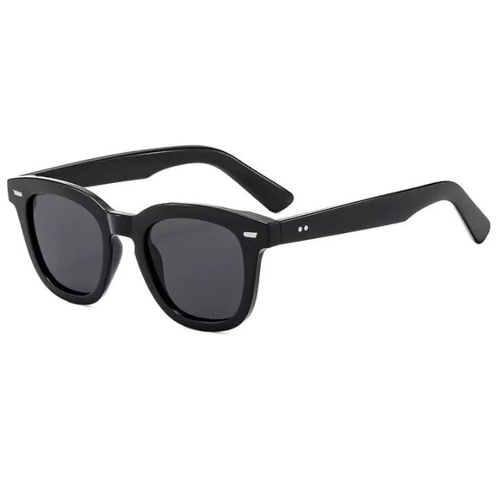 GM Oval Unisex at Sunnies by Mel, Harare — view 1 of 3