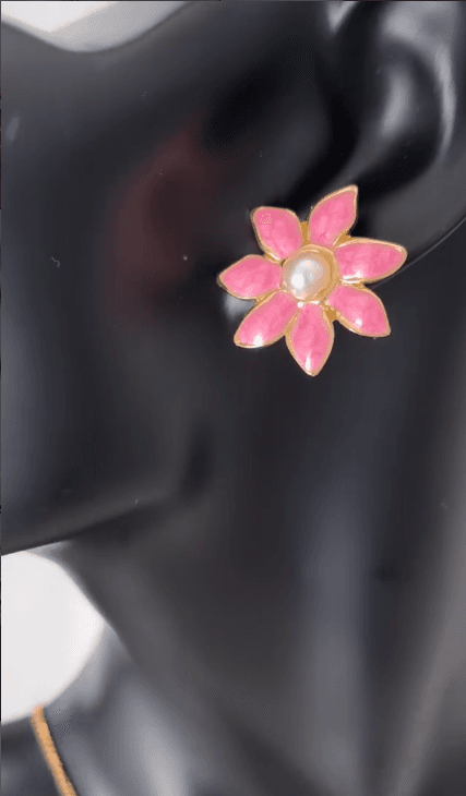 Ear Candy at Sunnies by Mel, Harare — view 1 of 5