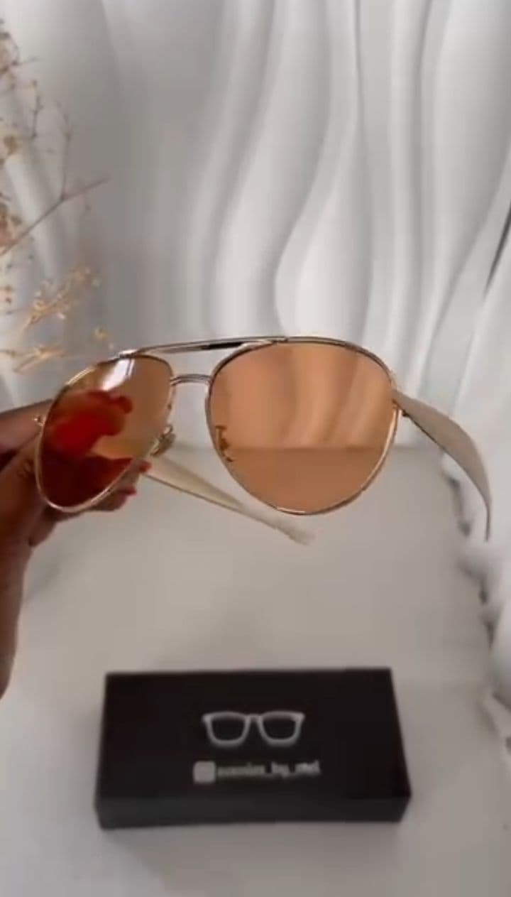 Large Female Aviator at Sunnies by Mel, Harare