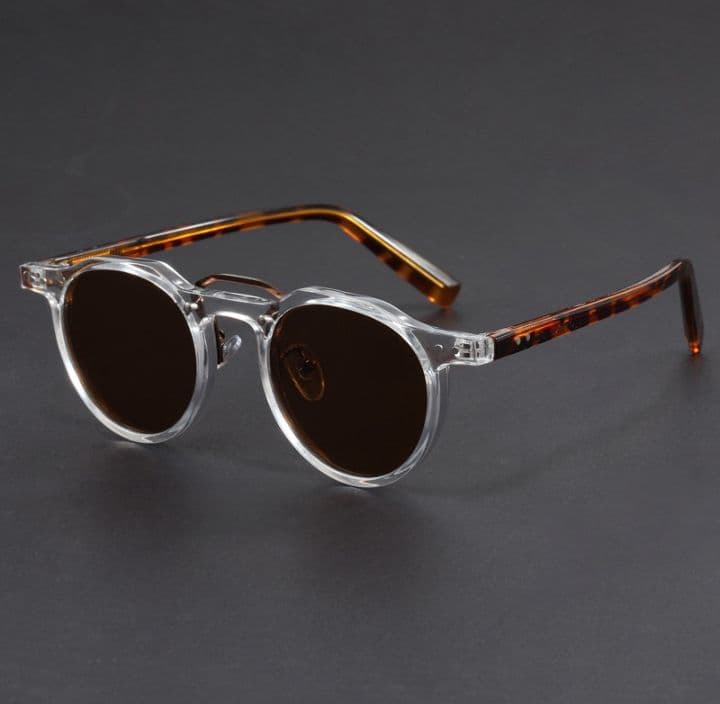 Male Oval at Sunnies by Mel, Harare — view 1 of 3