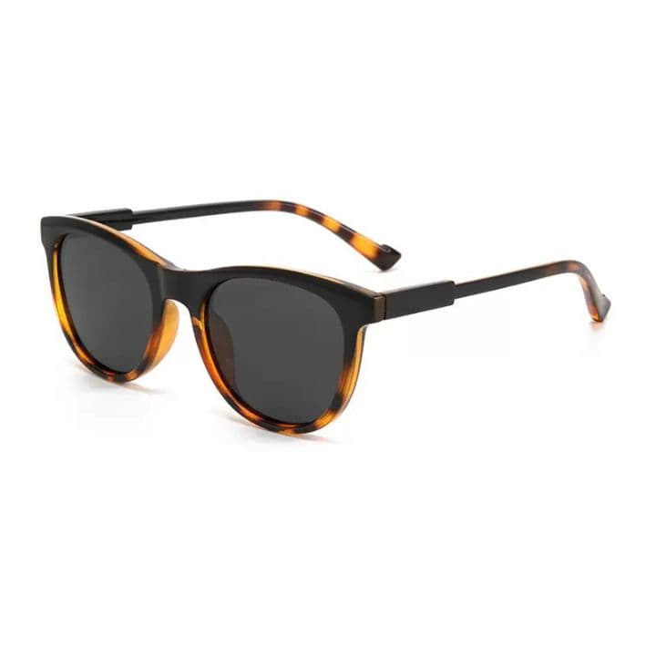 Women Polarized at Sunnies by Mel, Harare — view 1 of 2