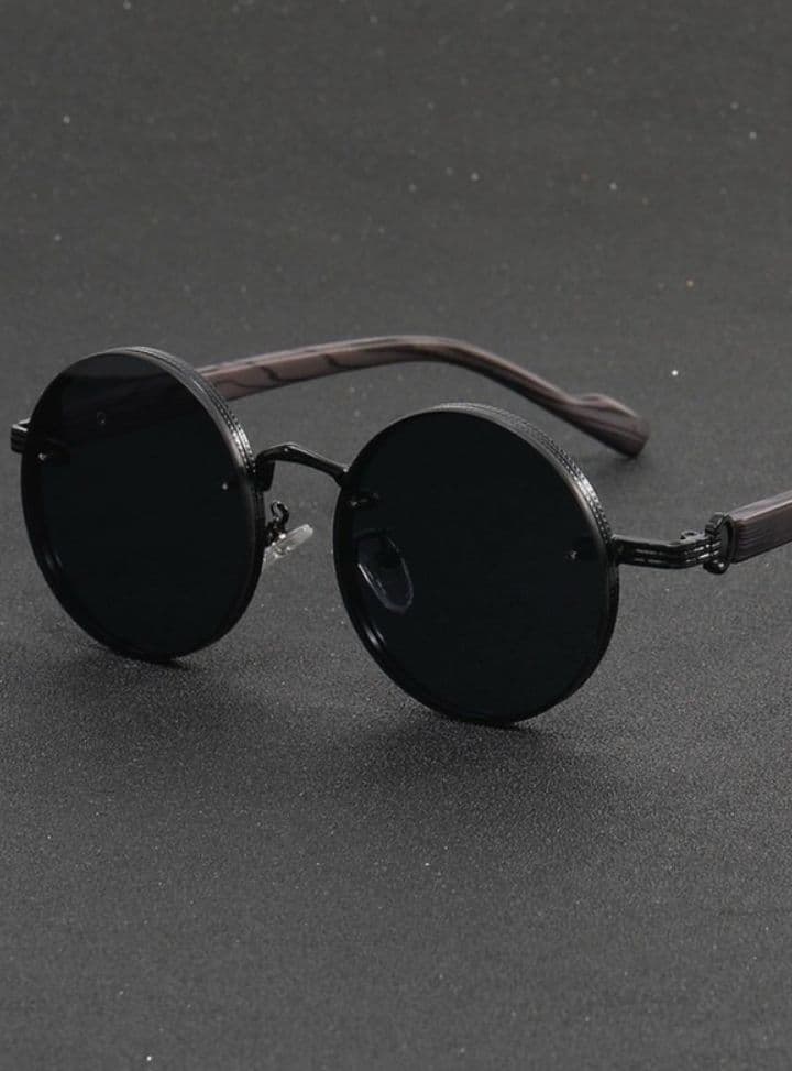 Round Retro at Sunnies by Mel, Harare — view 1 of 2